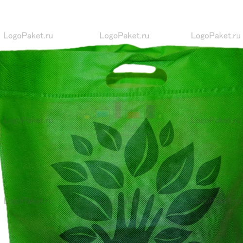 печать логотипа на зеленой сумке из спанбонда