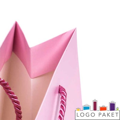 Розовый подарочный пакет с ручками из шнурка