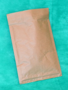 образец коричневого конверта из крафт-бумаги 320х450 мм