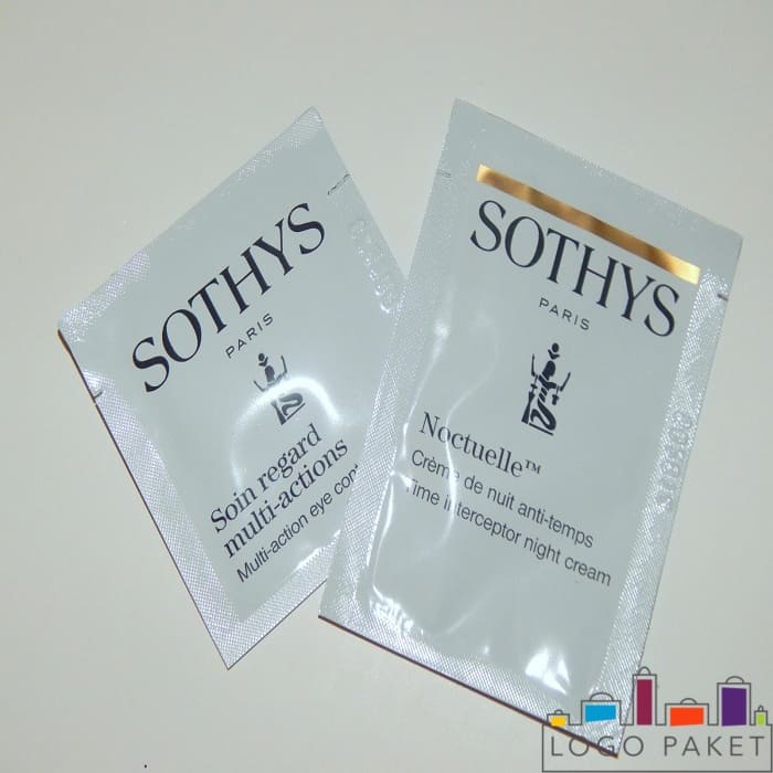 Сашет-пакеты для бальзама для волос с нанесенной печатью.
