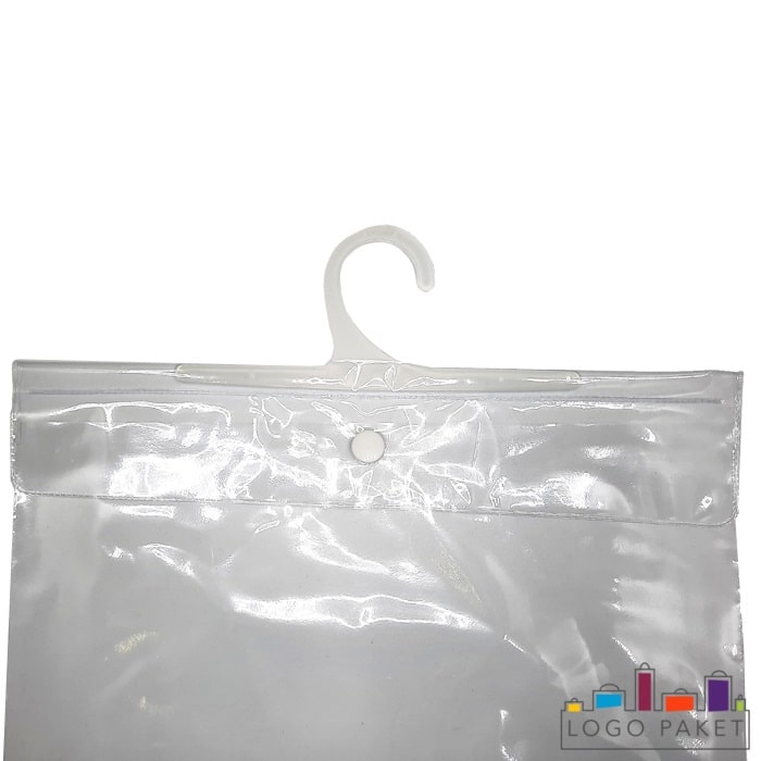 Упаковка для штор прозрачный пакет ПВХ с вешалкой.